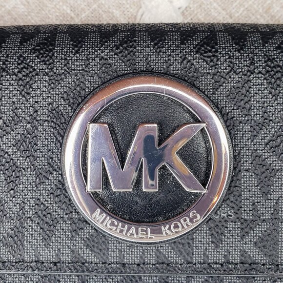 MICHAEL Michael Kors Fulton Carryall Wallet - Black and Grey Logo Leather - Picture 4 of 12